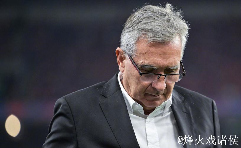 奥萨苏纳主帅：佩德里堪称顶尖中场，维克托过于个人主义